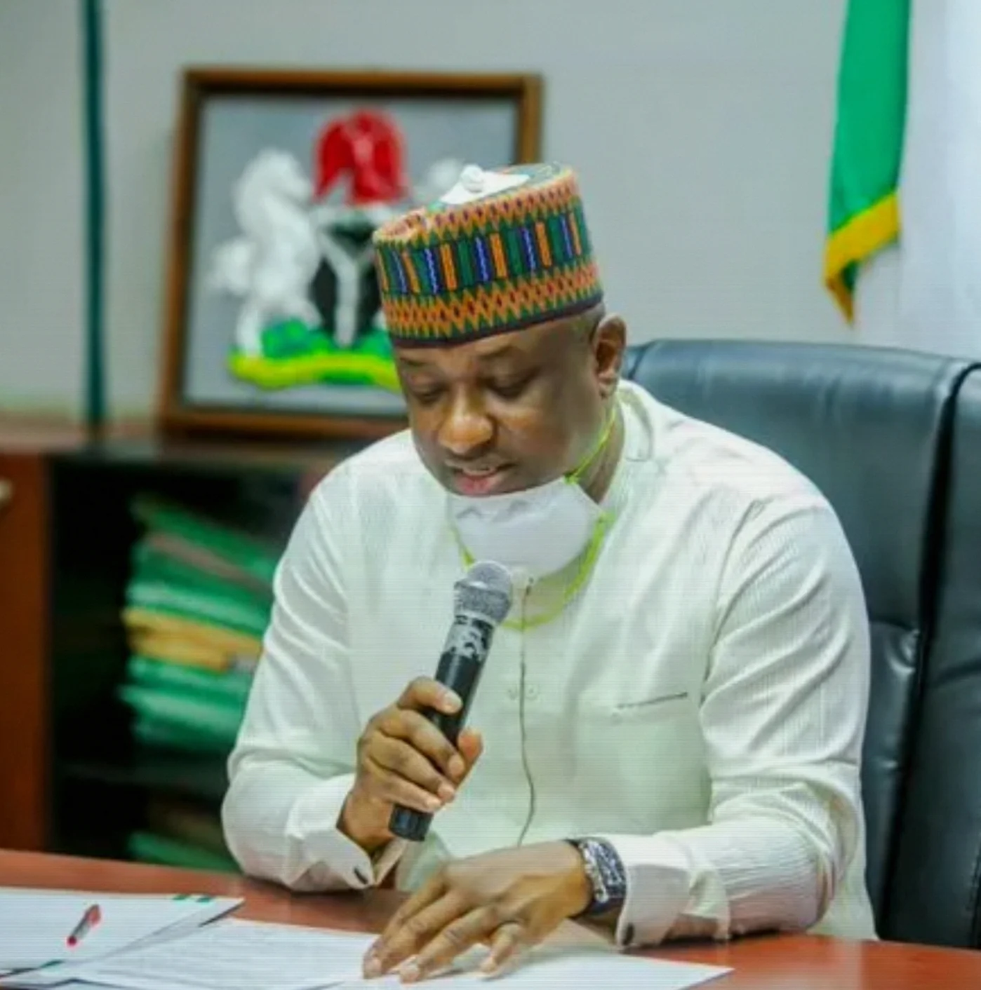 Nigerian Aviation Minister Orders Probe After Private Jet Lands on Road Under Construction