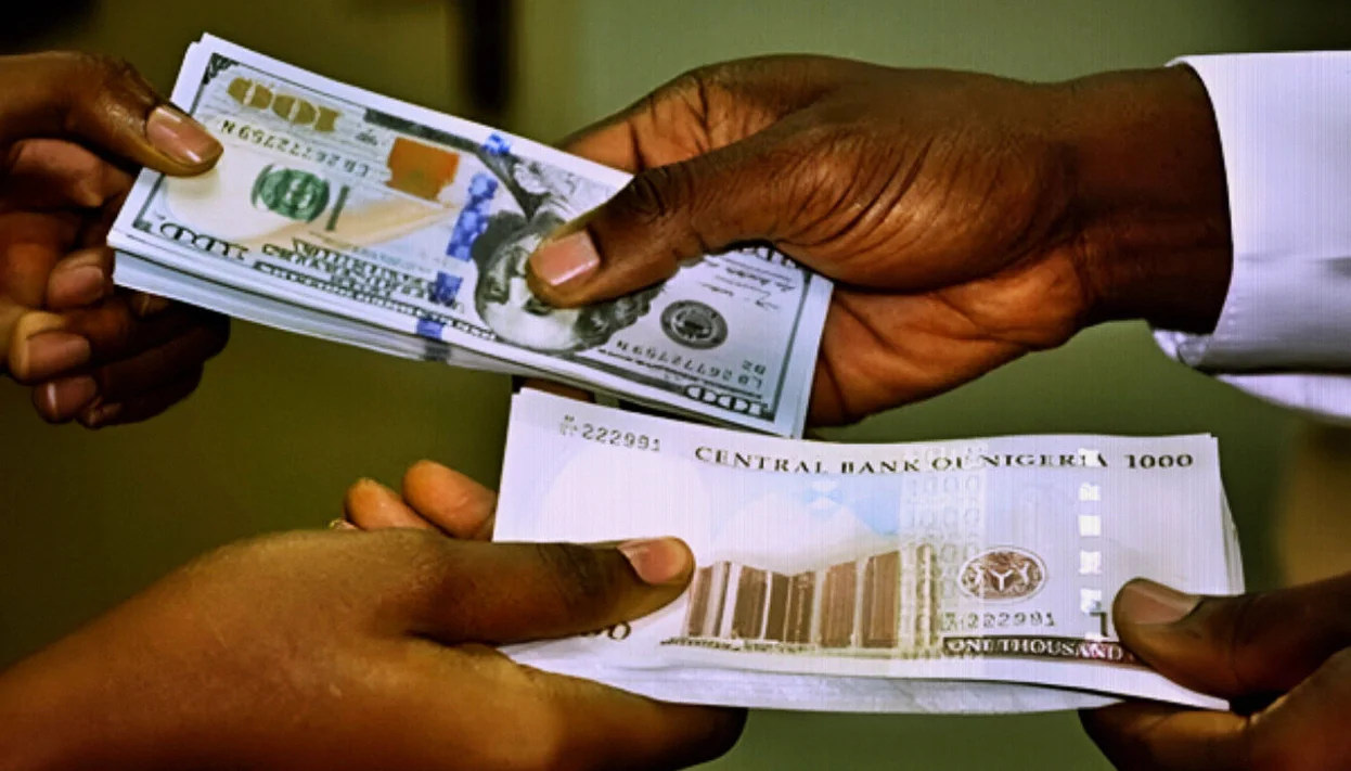 Naira Edges Down to 1,358.75 per Dollar as CBN Data Show Weakening