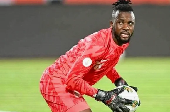 Mustapha Lawal Signs One-Year Extension With Shooting Stars