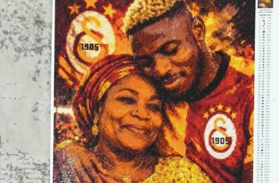 Osimhen lauds Turkish trainees after receiving heartfelt mosaic art gift