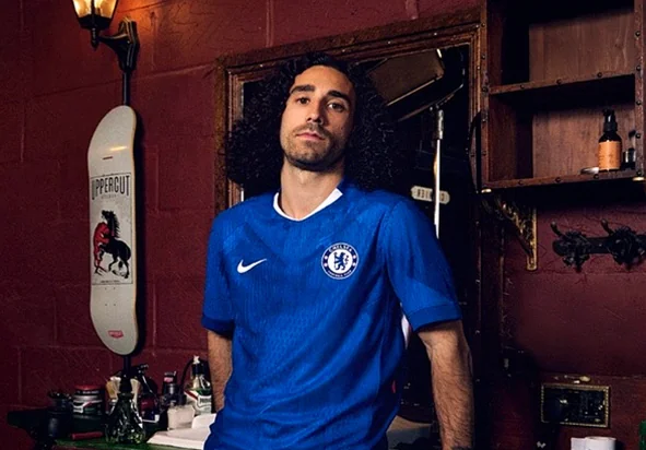 Cucurella makes World Cup promise permanent with tattoo of De la Fuente