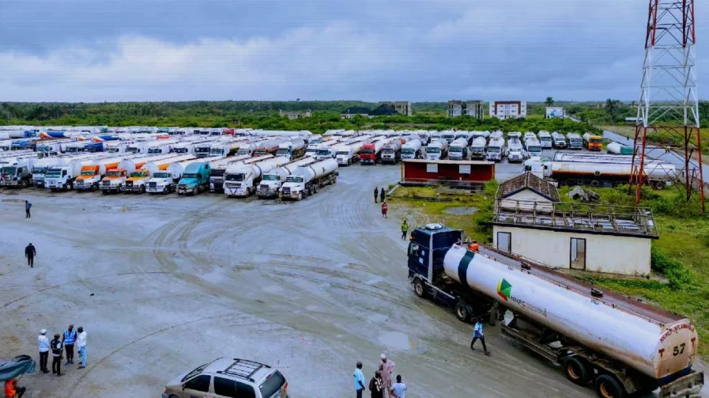 Nigeria Fuel Depots Raise Ex-Depot Petrol Prices as Dangote Refinery Resumes Sales