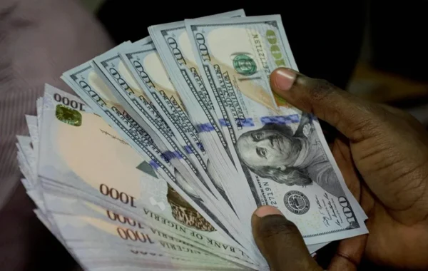 Naira Strengthens Further as Dollar Rate Slides in Nigeria’s Official and Black Markets