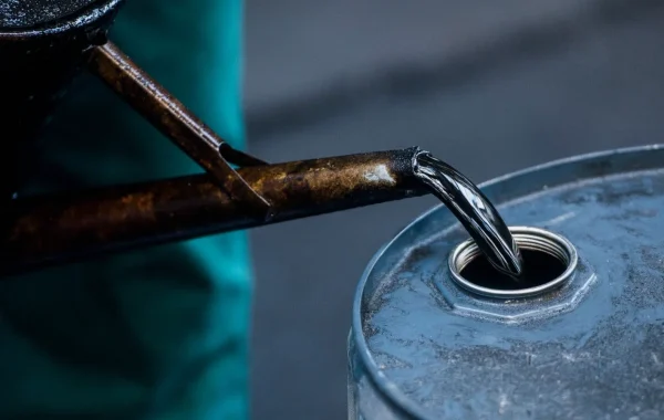 Oil Prices Surge Nearly 4% as Middle East Tensions Spark Shipping Fears