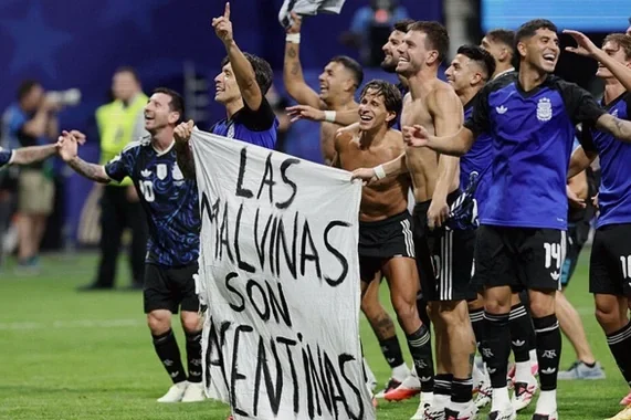 Downing Street Backs Kyle as Argentina Falklands Flag Sparks FIFA Probe