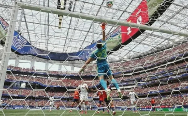 Unai Simón Chases World Cup Clean-Sheet Record as Spain Head to Final