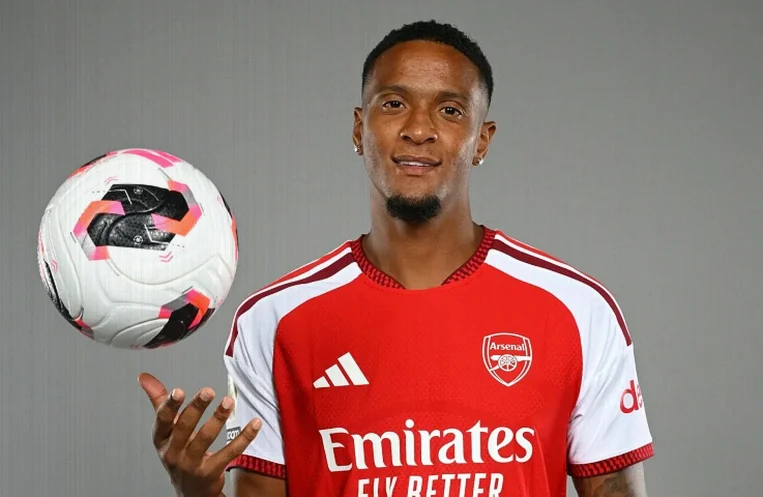 Arsenal Sign England Defender Ezri Konsa on Four-Year Contract