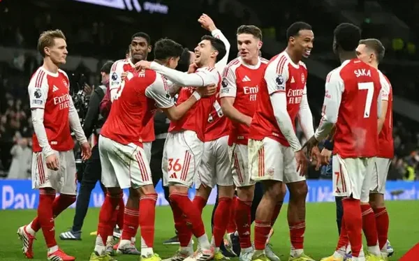 Arsenal Cruise Past Man City 3-0 to Lift Community Shield