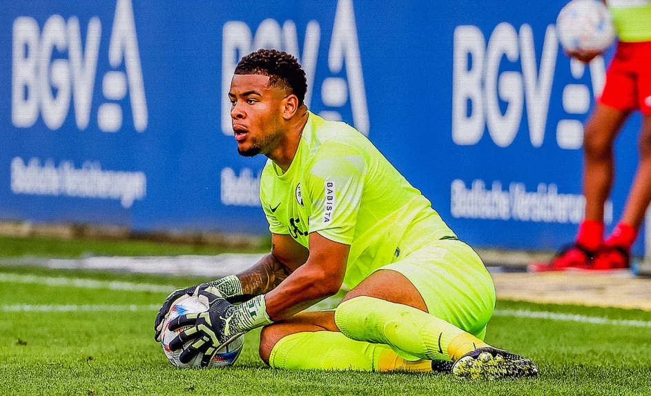 Eintracht Frankfurt Sign Goalkeeper Atubolu on Loan from Freiburg