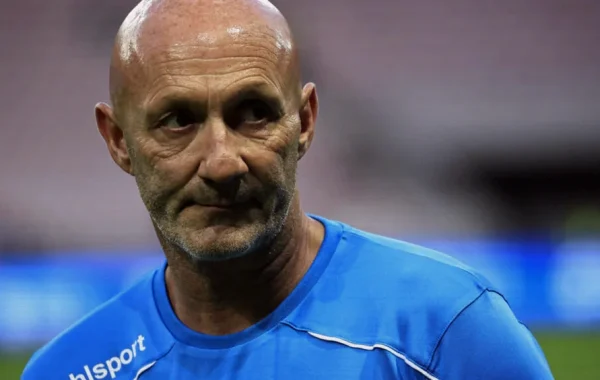Zidane Adds World Cup-Winner Barthez to France Coaching Staff