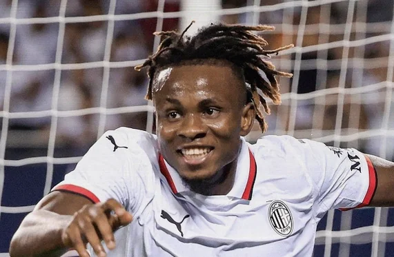 Chukwueze leads Milan’s 4-2 comeback win over Manchester United