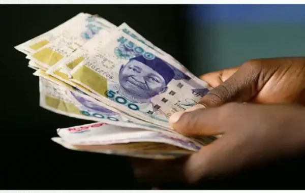 Naira Slips to N1,364.89 per Dollar as Reserves Rise to $52.14 Billion