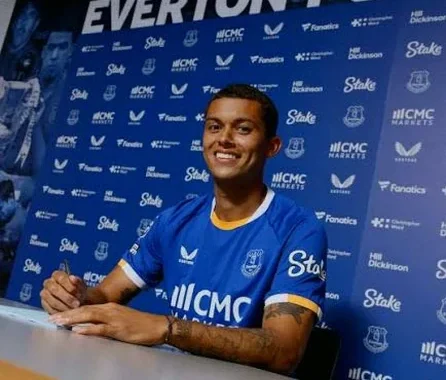 Everton land Brennan Johnson as Dwight McNeil joins Crystal Palace