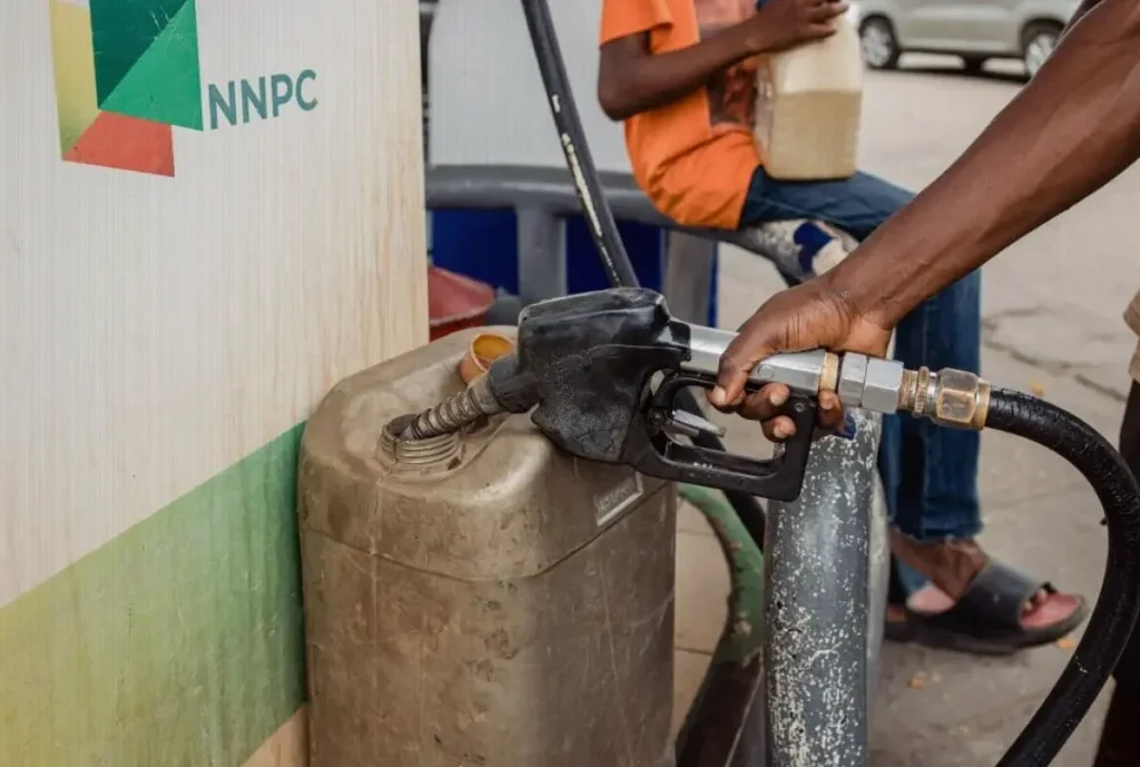Cheaper Petrol Draws Abuja Motorists Away From NNPCL Stations