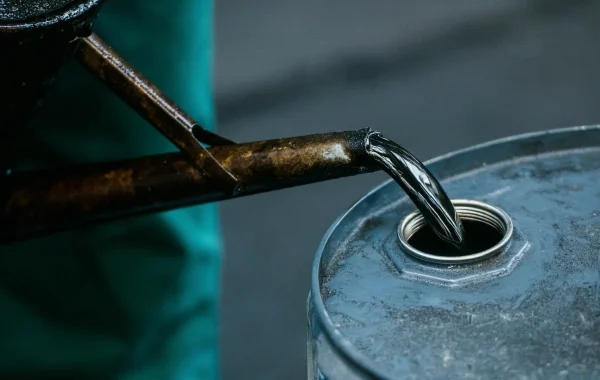 Oil Prices Extend Rally as Strait of Hormuz Attacks Disrupt Shipping