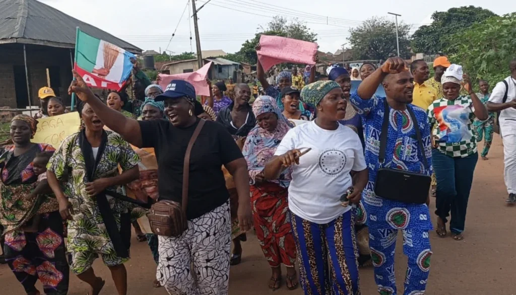 Isaga Orile APC Leaders Back Tinubu, Yayi and Tella at Rally