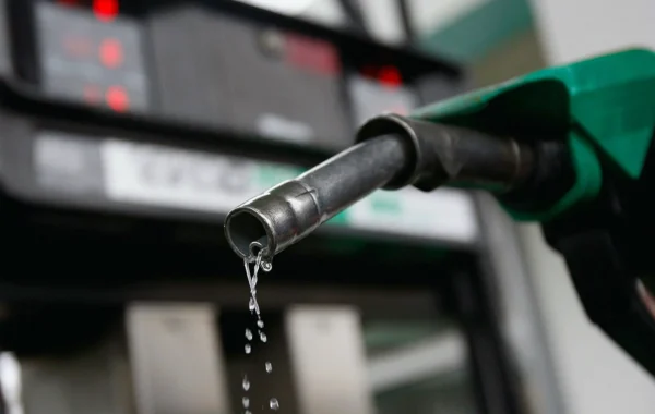 Nigerian Petrol Stations May Cut Pump Prices as Landing Costs Fall