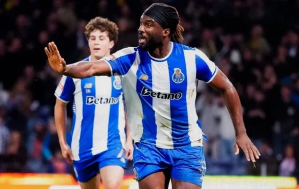 Moffi Poised for Hamburg Debut in Bundesliga Opener at Dortmund