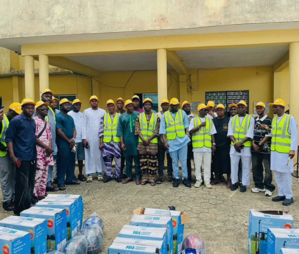 YM4YAYI Distributes Farm Equipment, Safety Helmets Across Ogun Waterside