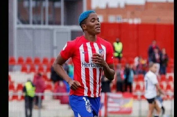 Ajibade and Echegini Link Up for Early PSG Goal Against Lens