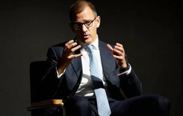 Kretinsky Secures Largest West Ham Stake as Staveley Investment Ends