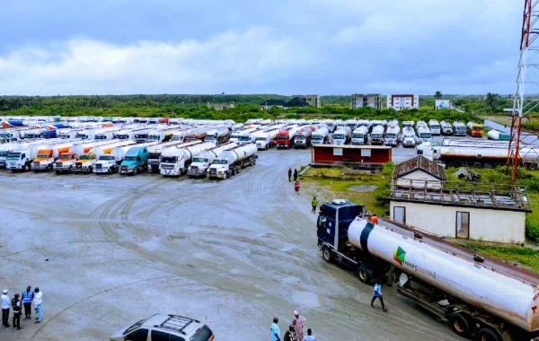 Nigeria Seeks Competitive Petrol Pricing in Talks With Refiners, Marketers