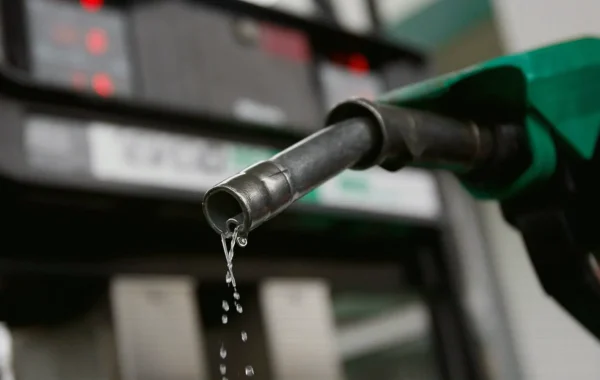NNPCL Cuts Petrol Price to N1,405 per Litre at Abuja Stations