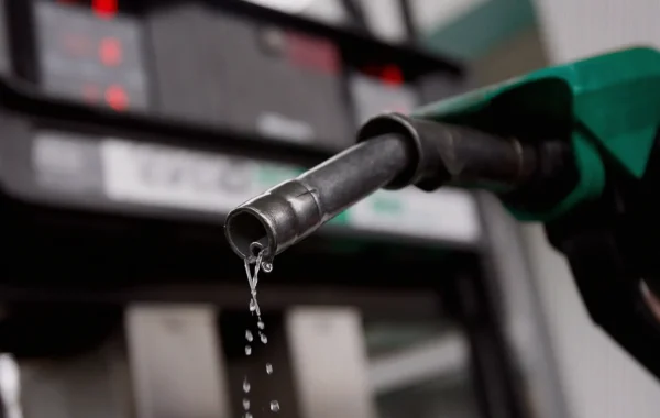 NNPCL, MRS Keep Petrol at N1,395 Despite Crude and Dangote Price Drops