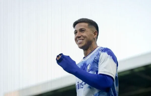 Manchester City Agree £125m Deal to Sign Chelsea Midfielder Enzo Fernandez