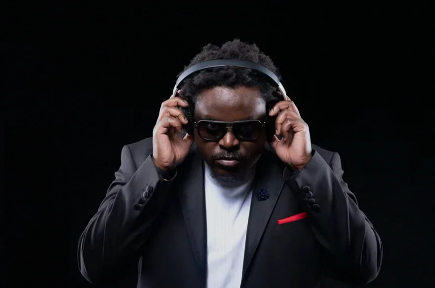 The Real-Estate CEO Who Turns Long-Haul Flights Into DJ Recording Sessions