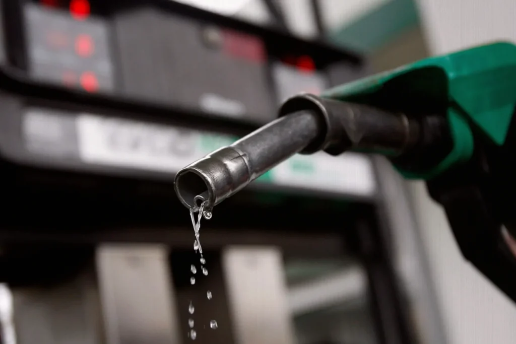 Nigeria Petrol Prices Climb as Dangote Supply Dispute Deepens