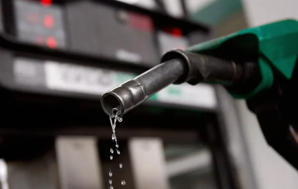 Nigeria Petrol Prices Climb as Dangote Supply Dispute Deepens