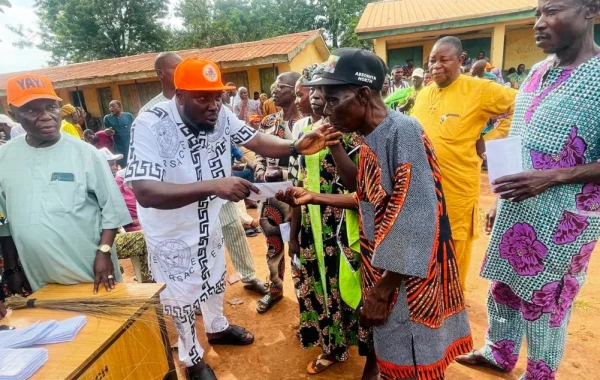 Ogun Councillor Disburses N1.5m to Over 200 Abeokuta North Residents