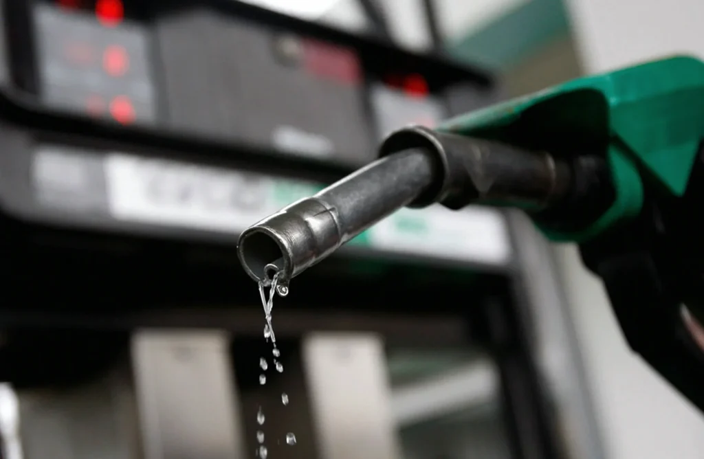 Nigeria Plans 30-Day At-Cost Fuel Sales to Ease Petrol Price Pain