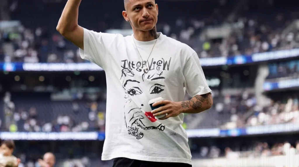 Richarlison Seeks Police Help in $2M Island Dispute With Bolsonaro