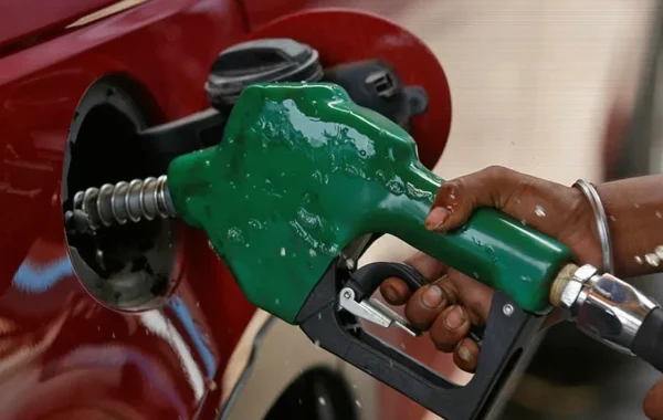 Abuja Petrol Stations Cut Pump Price to N1,400 as Competition Grows