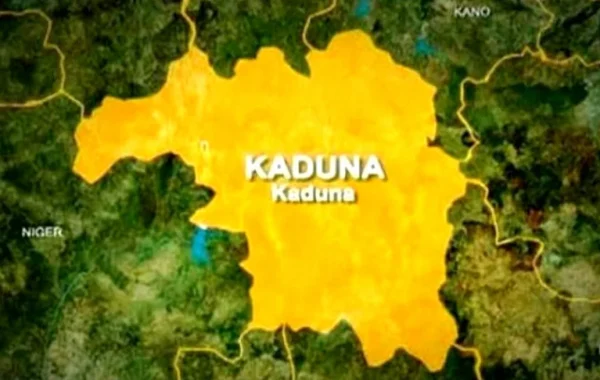 Kaduna Youths Protest as APC Campaign Convoy Passes