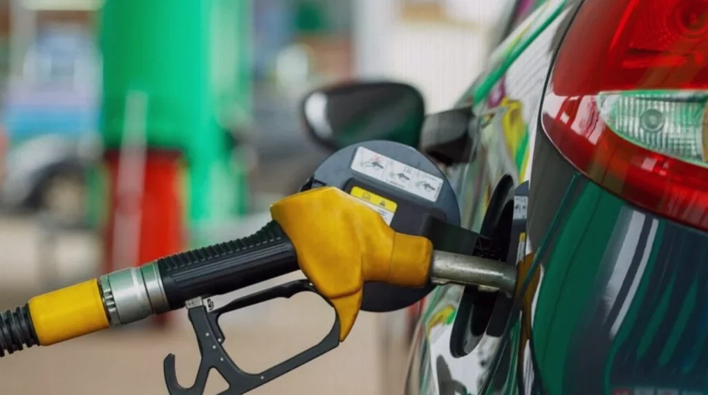 Nigeria Petrol Prices Diverge as Depots Cut Rates, Dangote Holds Steady