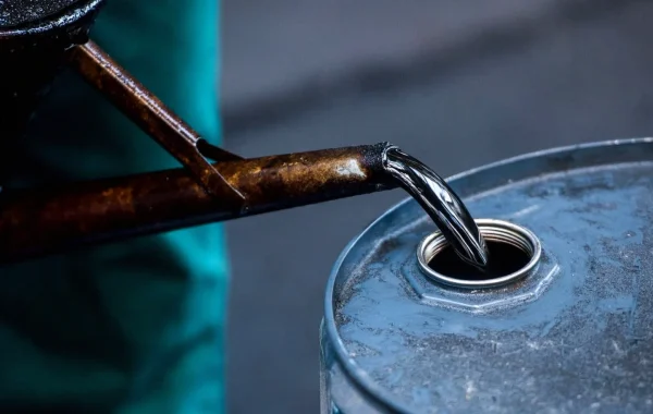 Falling Crude Prices Offer Hope of Cheaper Petrol in Nigeria