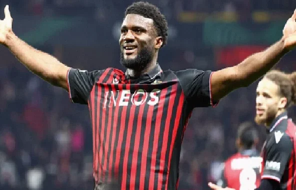 Frankfurt Ease Past Hamburg Despite Late Moffi Goal