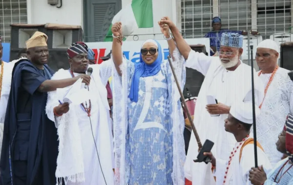 Itoku Community Honours Ogun PDP Deputy Governorship Candidate Sowunmi-Kolapo