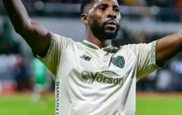 Fenerbahçe Consider January Bid for Bursaspor Scorer Iheanacho