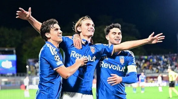 Como Stun Manchester United 4-1 in Champions League Clash