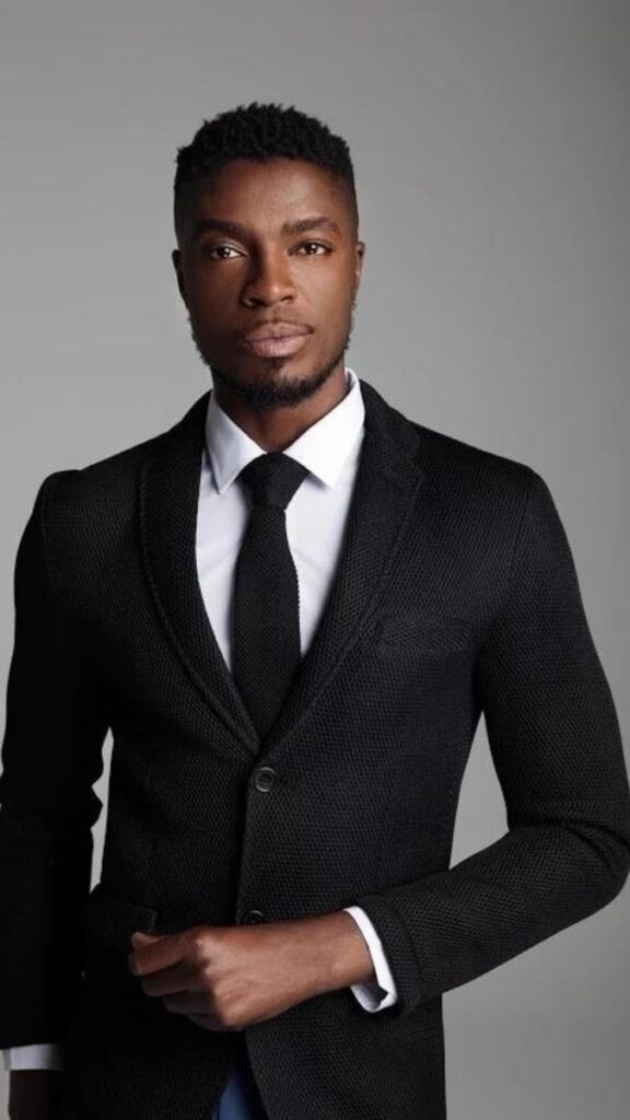 Aaron Moloisi’s half-naked picture with mystery man gets him some rather unwanted attention