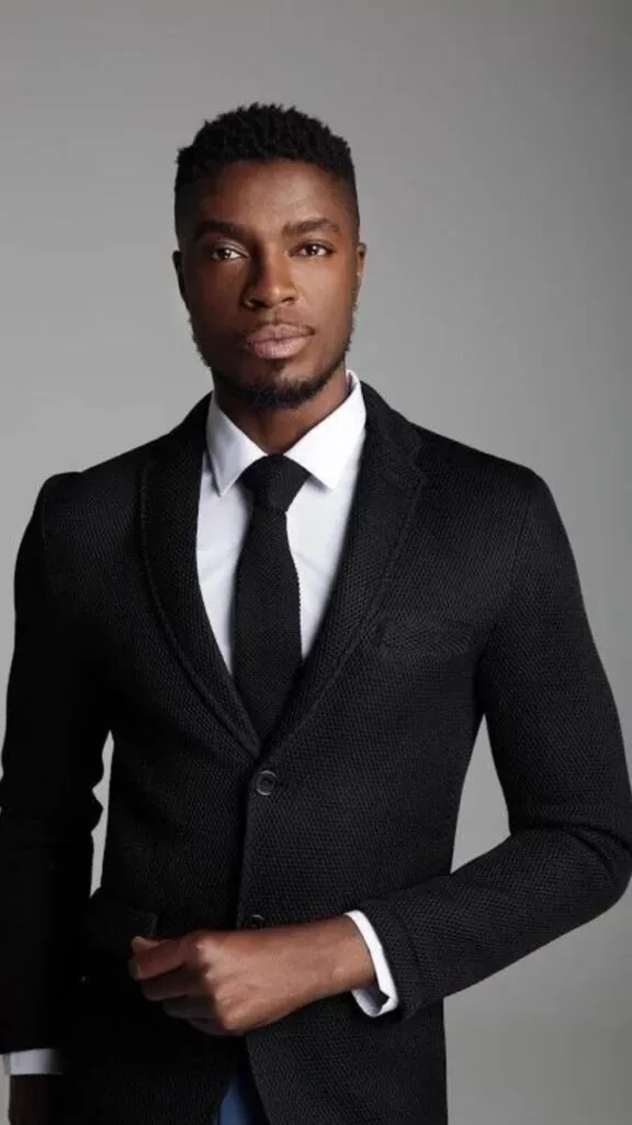 Aaron Moloisi’s half-naked picture with mystery man gets him some rather unwanted attention