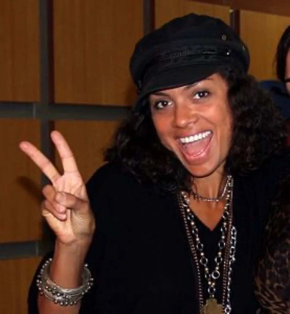 Amel Larrieux also coming to JHB