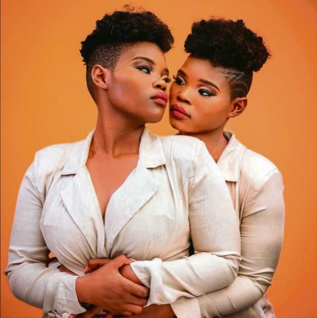 Inside Cent Twins’ Intimate Night