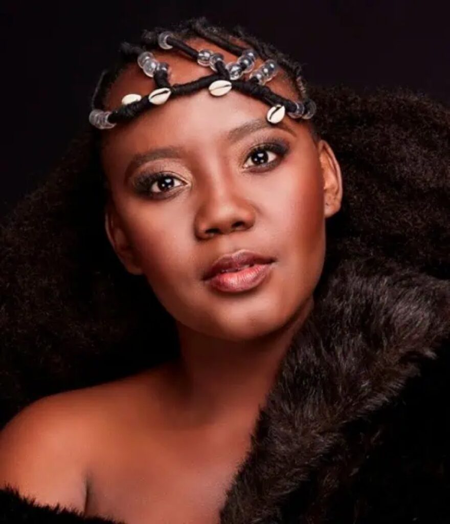 Dineo Lusenga