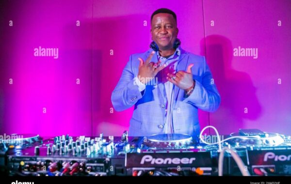 DJ Fresh Biography: Radio Award, Real Name, Age, Early Life, Wife, Family, Songs & Albums, Metro FM Controversy, Love Child, Net worth – Updated, 20 April 2020