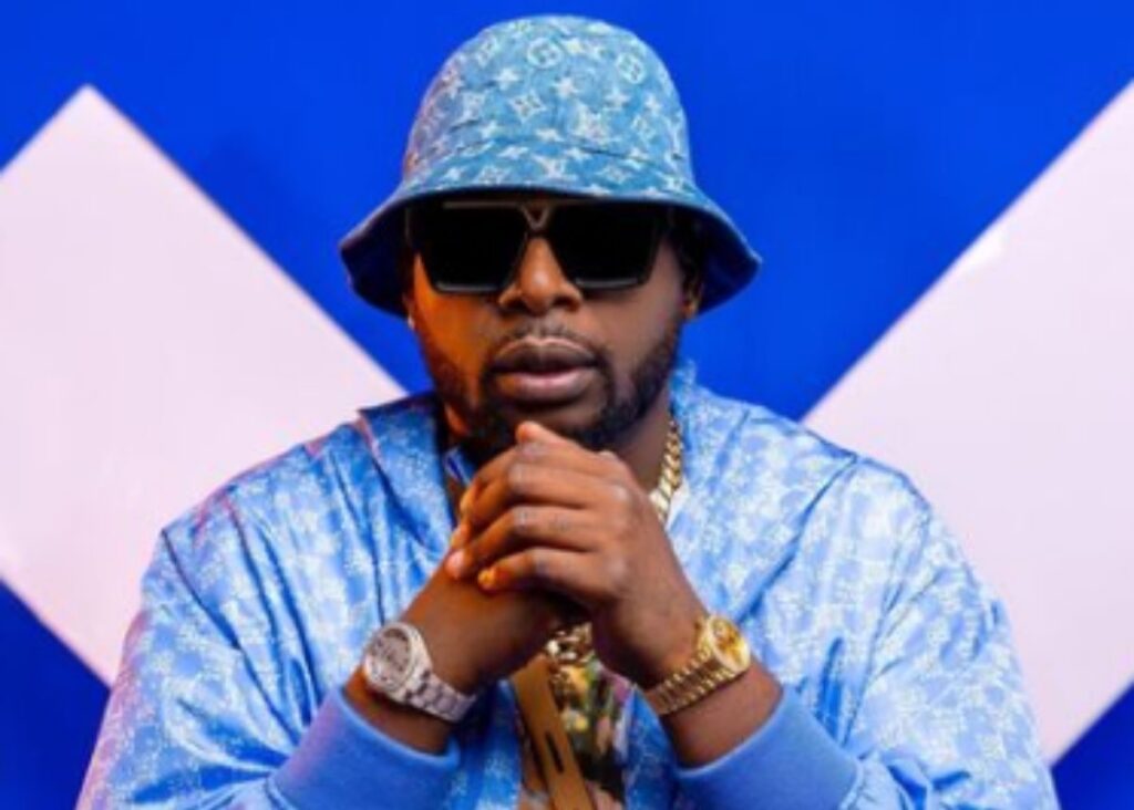 DJ Maphorisa treats fan unfairly